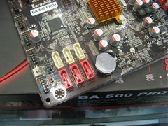 固態電容雙卡槽+USB3+全固態電容！890GX售699