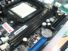 雙敏UR880MT-S主板 