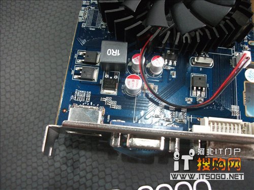 鐳風 HD6570 戰甲蜥 HM1024M D3 回收富士康直插固態電容，共同高品質的全關閉電感以及固態電容，為顯卡的不變事情打下了精采的基本。